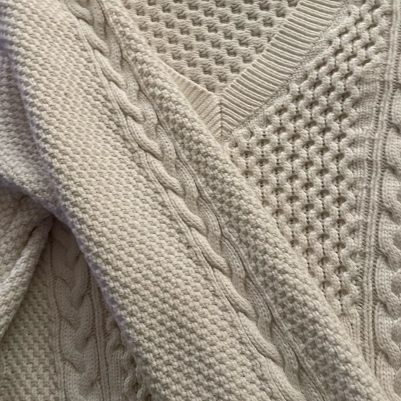 Banana Republic Ivory Cable Sweater - Picture 4 of 6